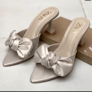 Zara Bow Heels detail view